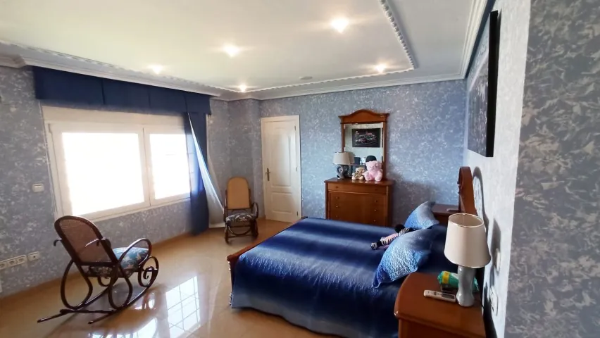 Frontline villa in Benidorm for sale - Villa Del Mar.