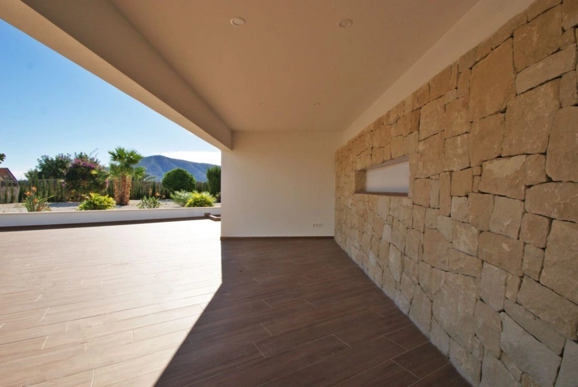 Modern finca with large plot in Altea, sea views!