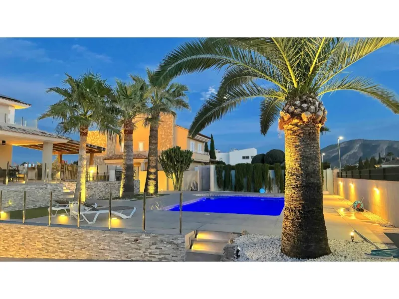 Villa til salg i Alfas Del Pi