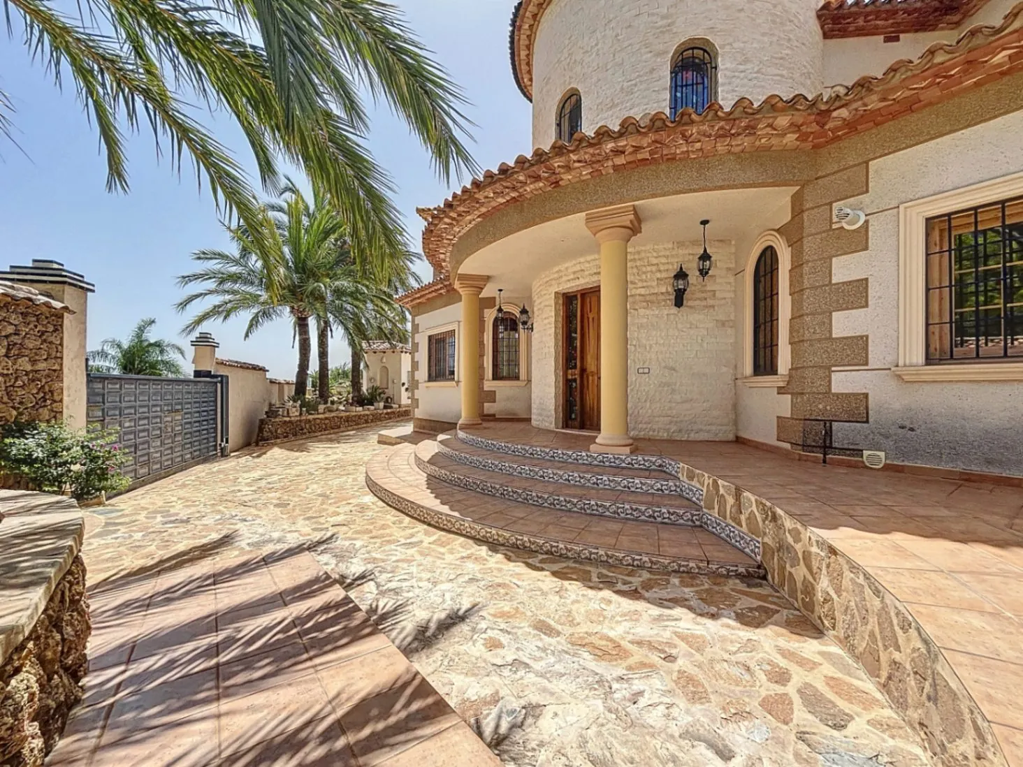 Villa for sale in Altea