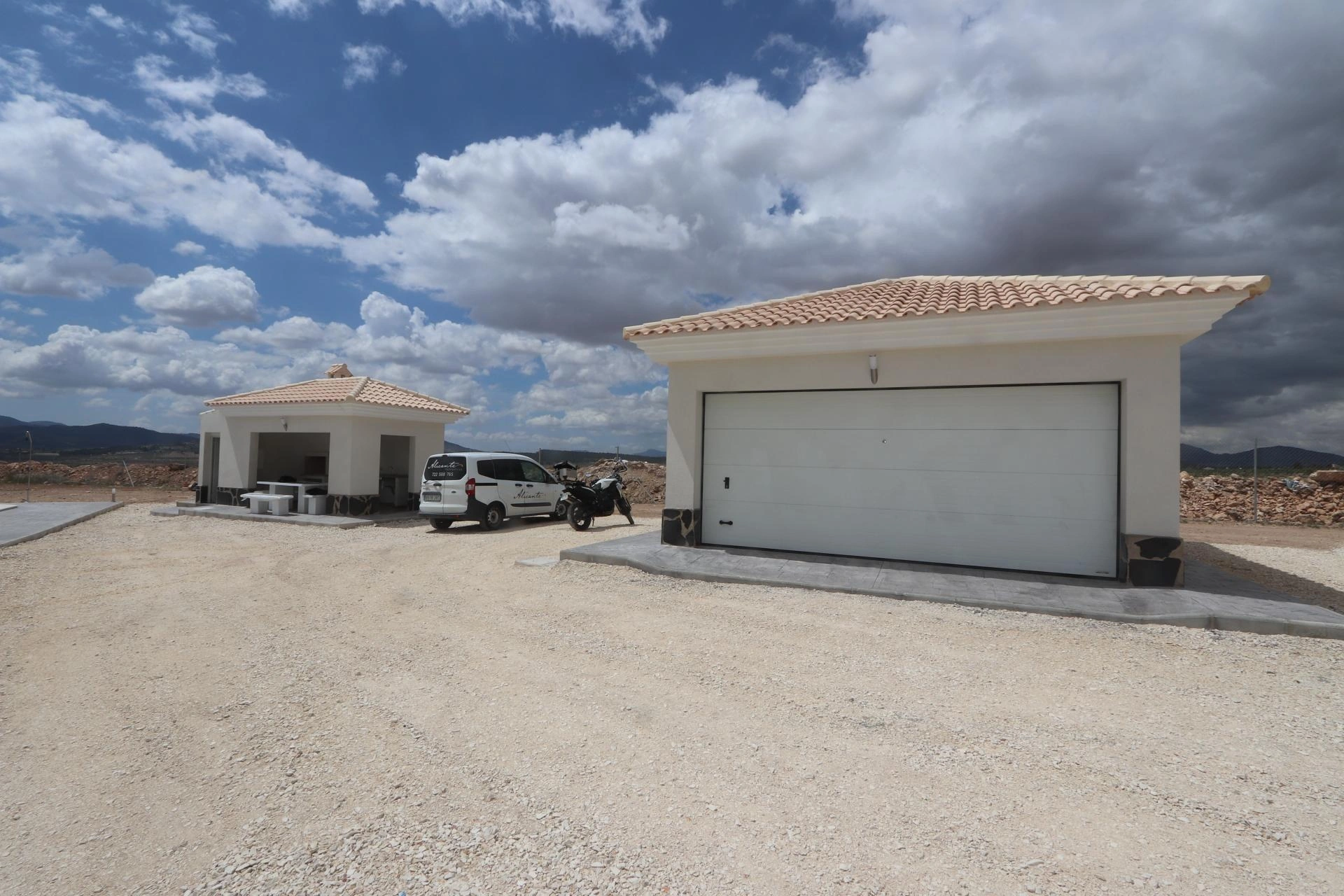 Villa for sale in Pinoso