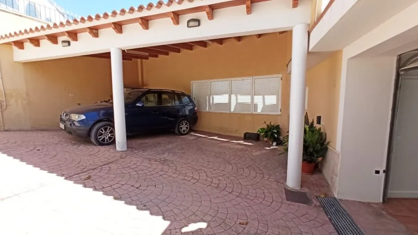 Frontline villa in Benidorm for sale - Villa Del Mar.