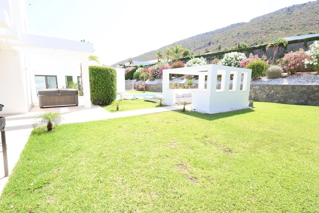 Villa for sale in Javea