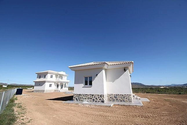 Villa for sale in Pinoso