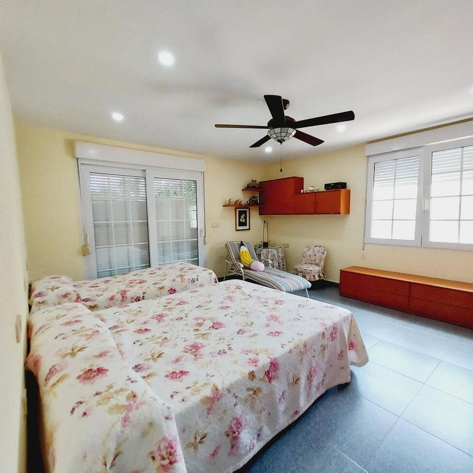 Villa for sale in Orihuela Costa