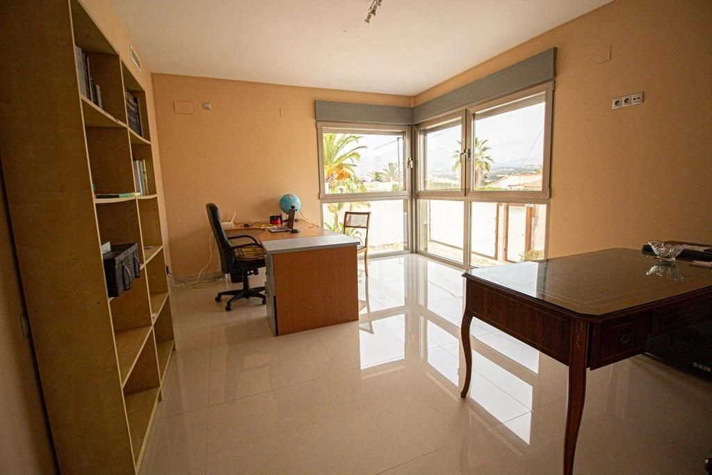 Villa for sale in Alfas Del Pi