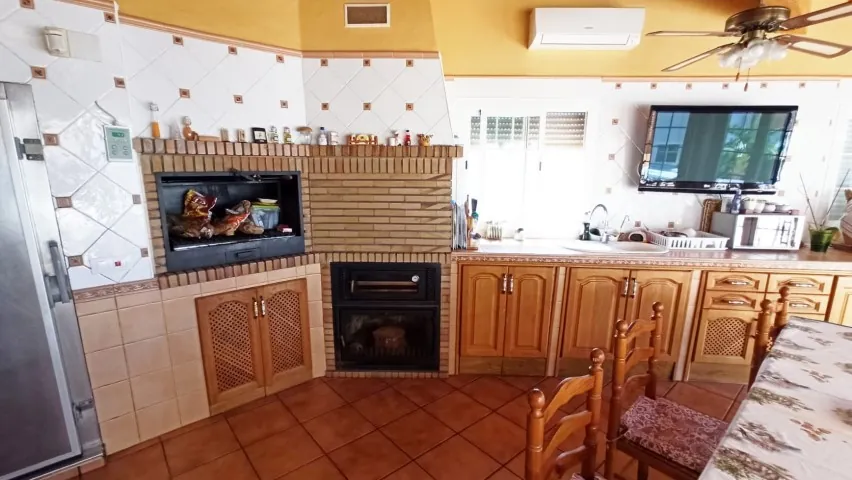 Frontline villa in Benidorm for sale - Villa Del Mar.