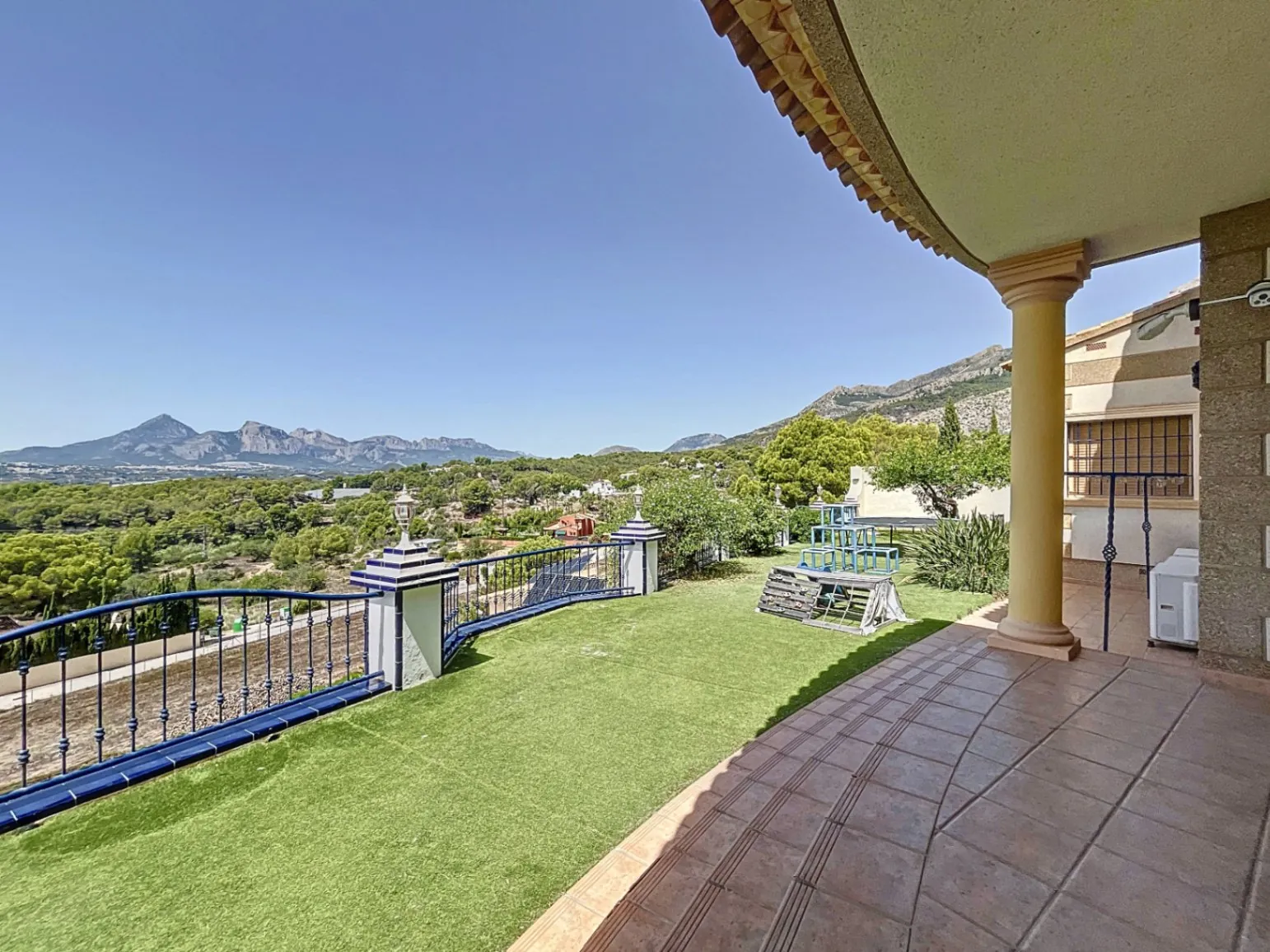 Villa for sale in Altea