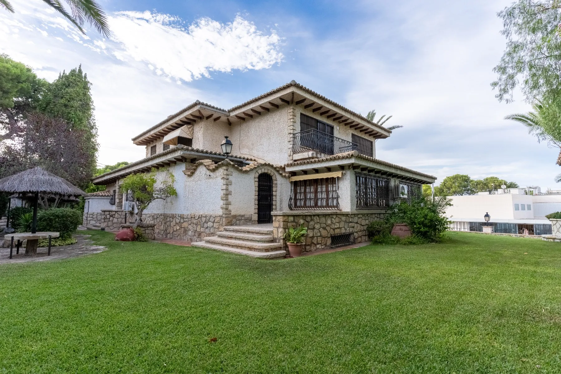 Villa for sale in Alicante