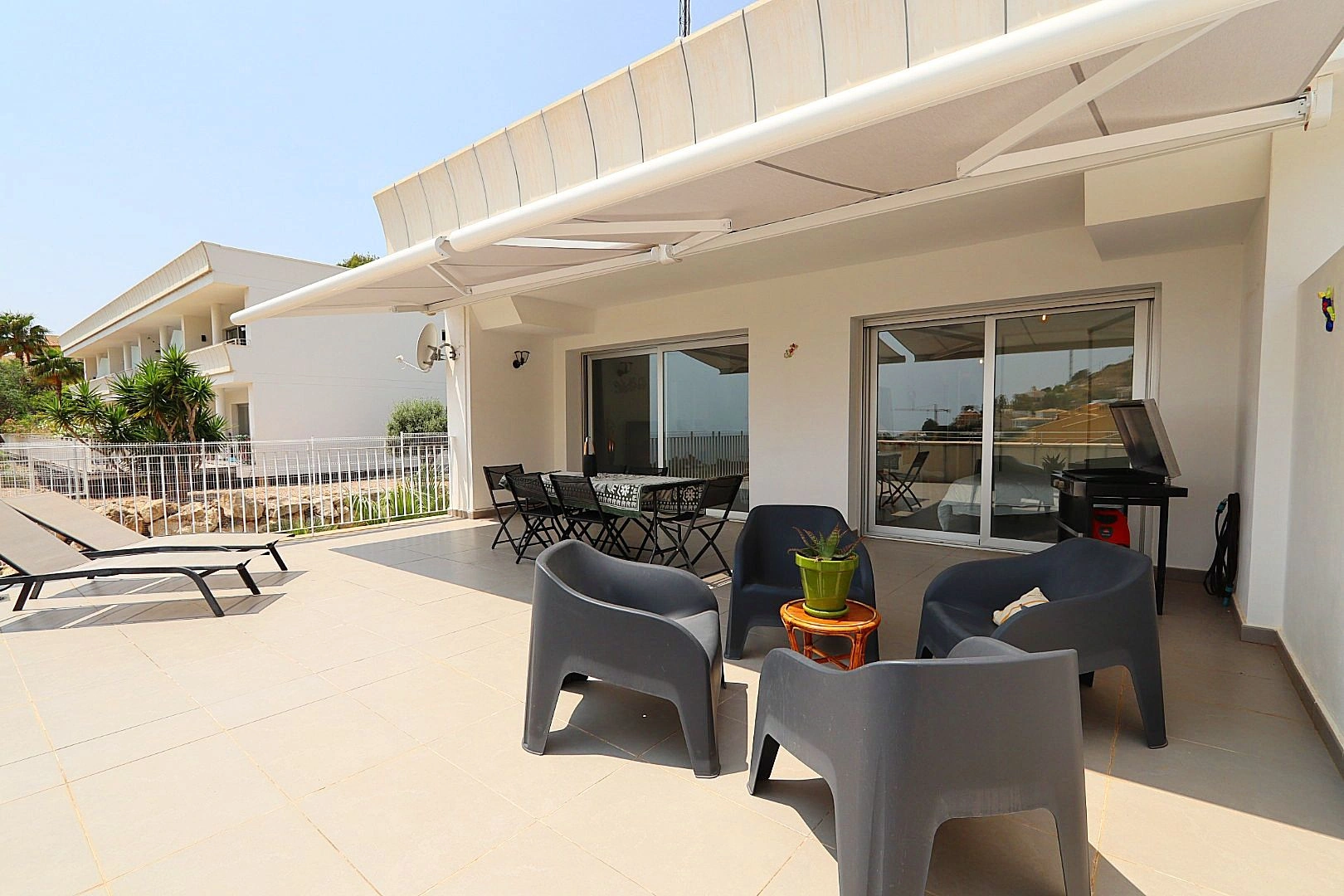 Apartment with sea views in Sol Marina, Altea. With pool, situated in a natural setting