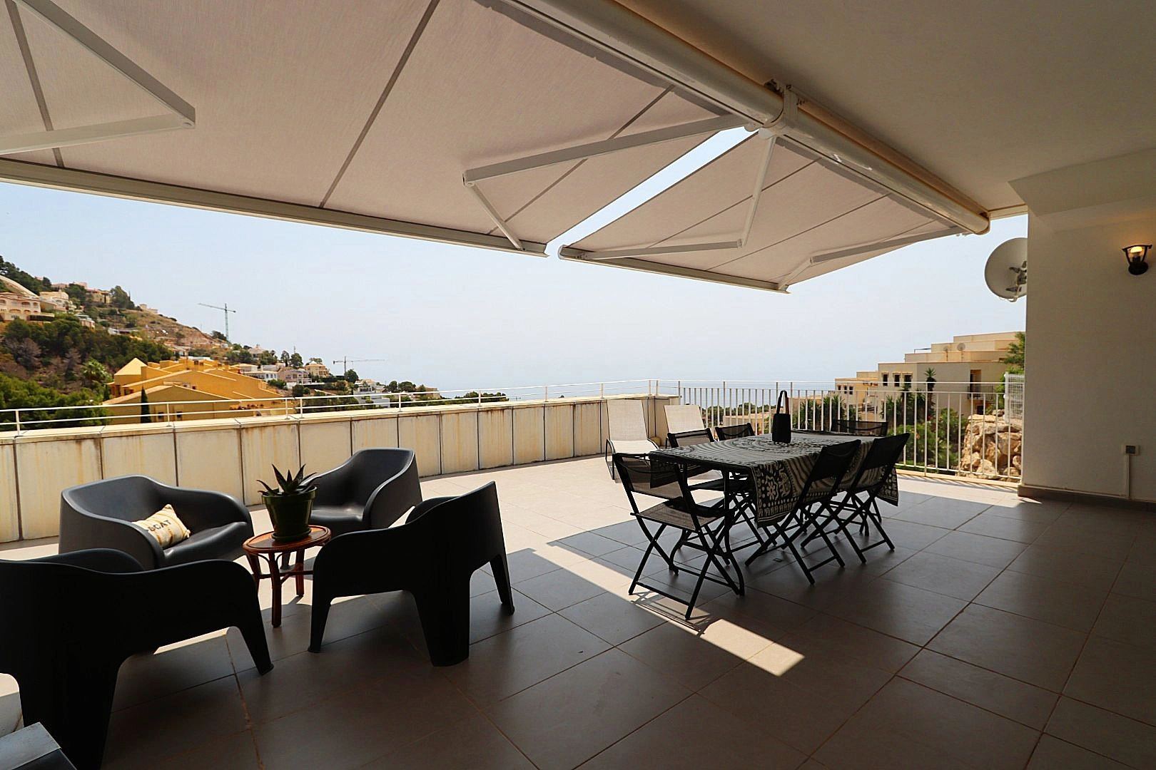 Apartment with sea views in Sol Marina, Altea. With pool, situated in a natural setting
