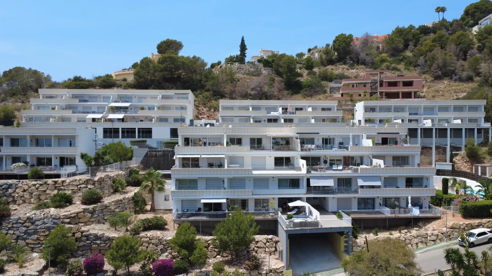 Apartment with sea views in Sol Marina, Altea. With pool, situated in a natural setting
