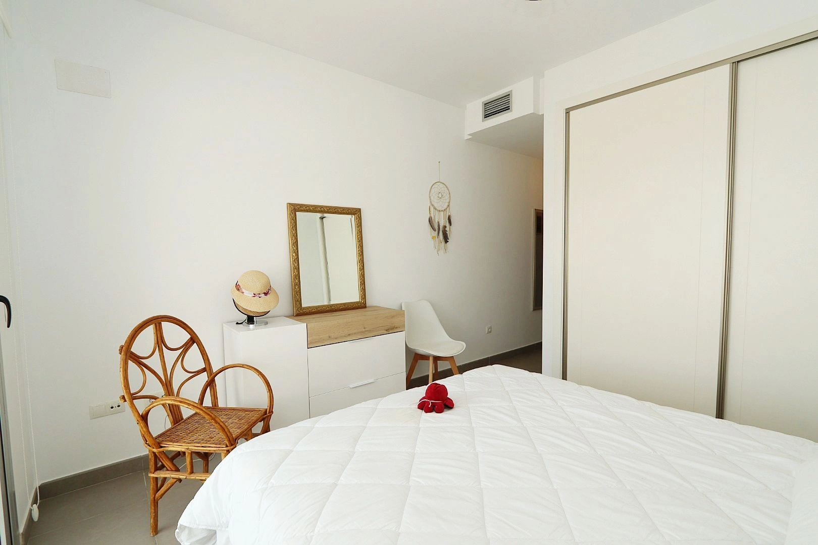 Apartment with sea views in Sol Marina, Altea. With pool, situated in a natural setting