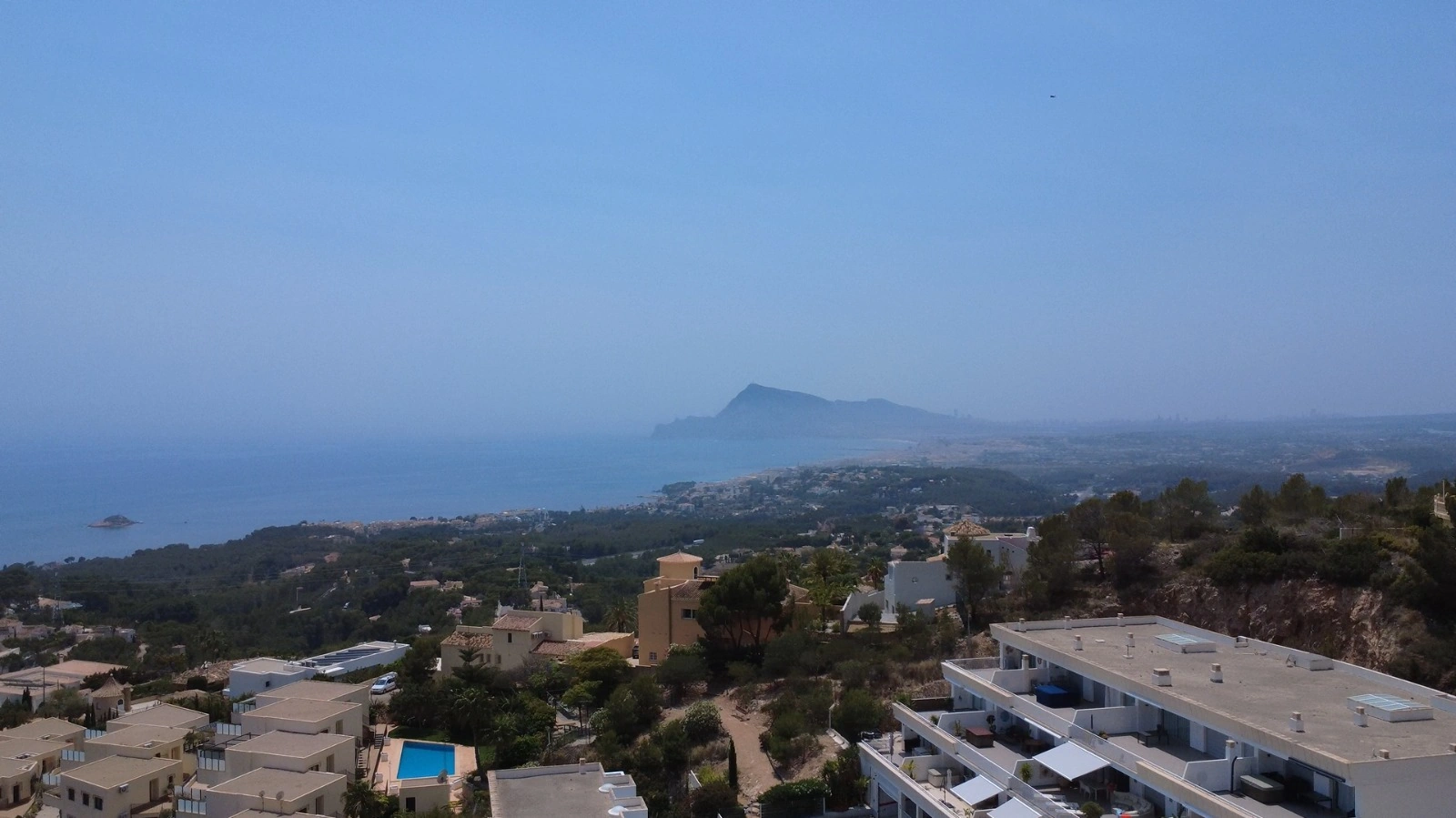 Apartment with sea views in Sol Marina, Altea. With pool, situated in a natural setting