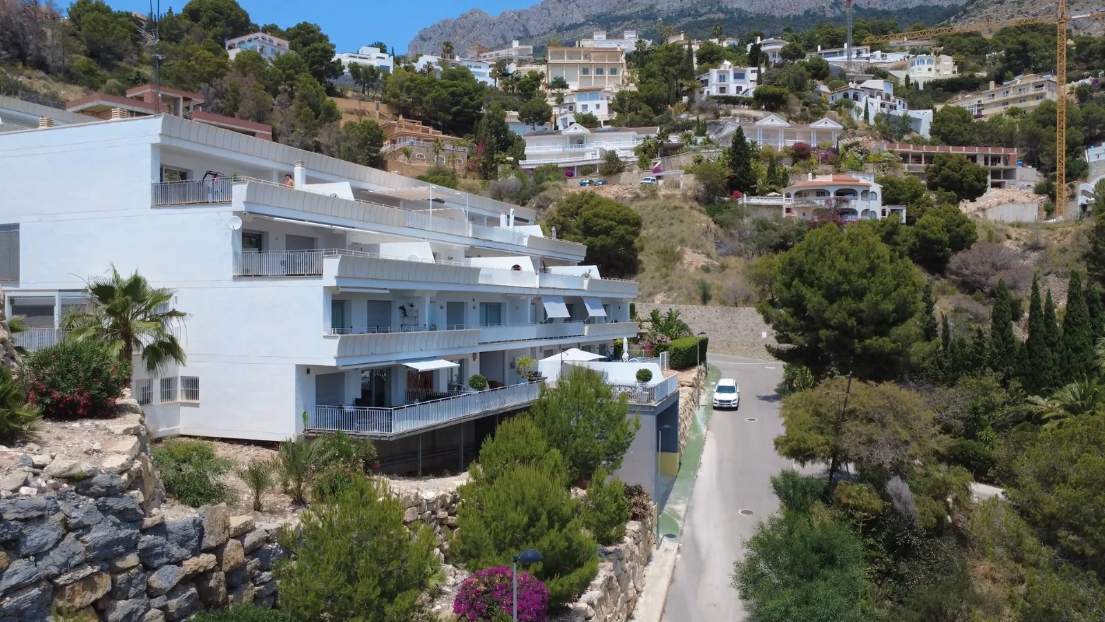Apartment with sea views in Sol Marina, Altea. With pool, situated in a natural setting
