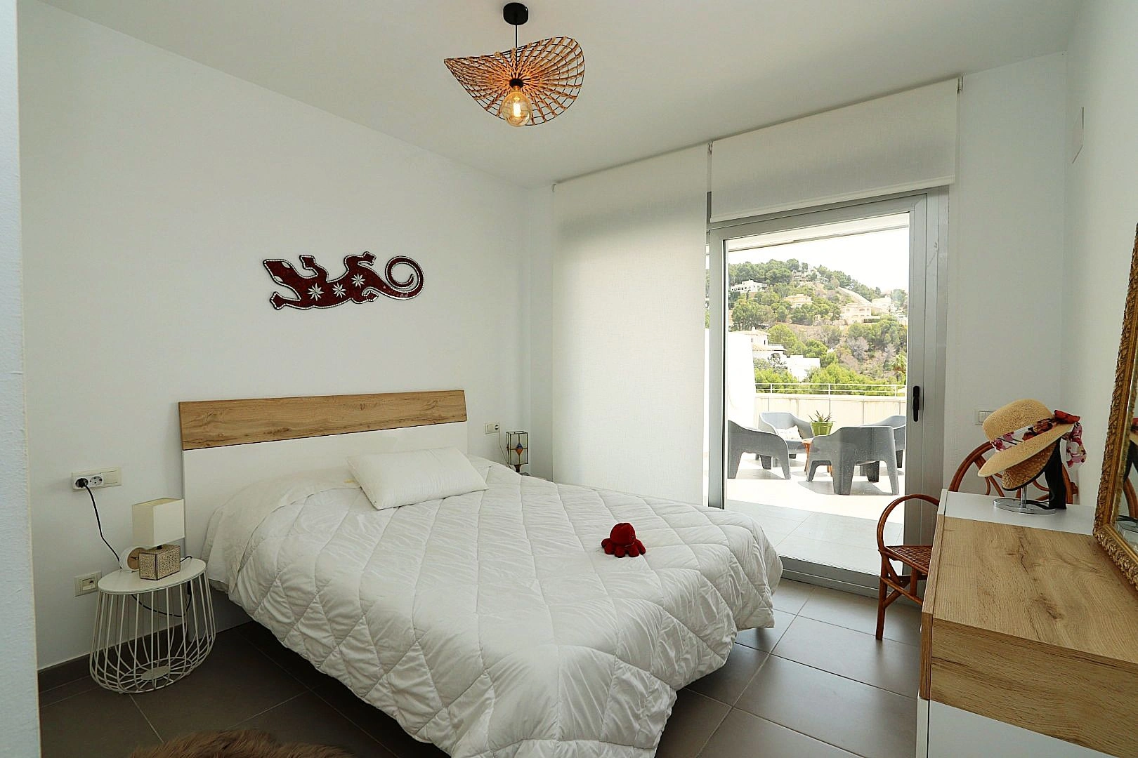Apartment with sea views in Sol Marina, Altea. With pool, situated in a natural setting