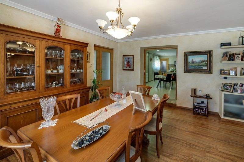 Villa for sale in Los Montesinos