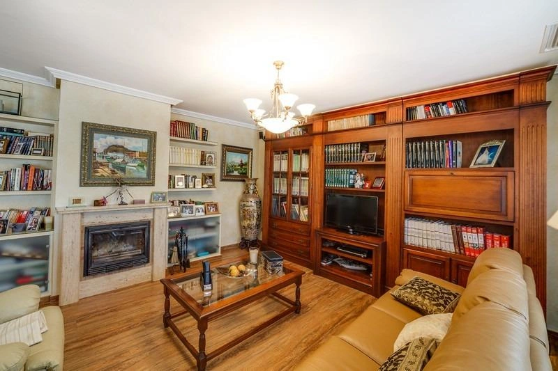 Villa for sale in Los Montesinos