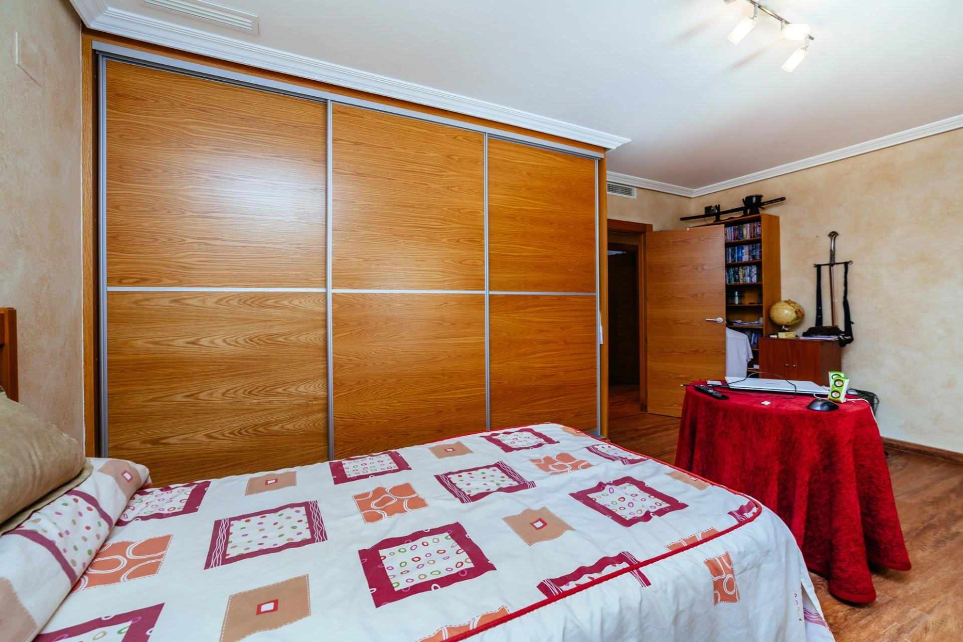 Villa for sale in Los Montesinos