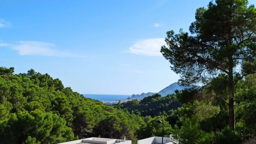 Building plot Altea, Monterico, for sale.Beautiful wide building plot with sea views