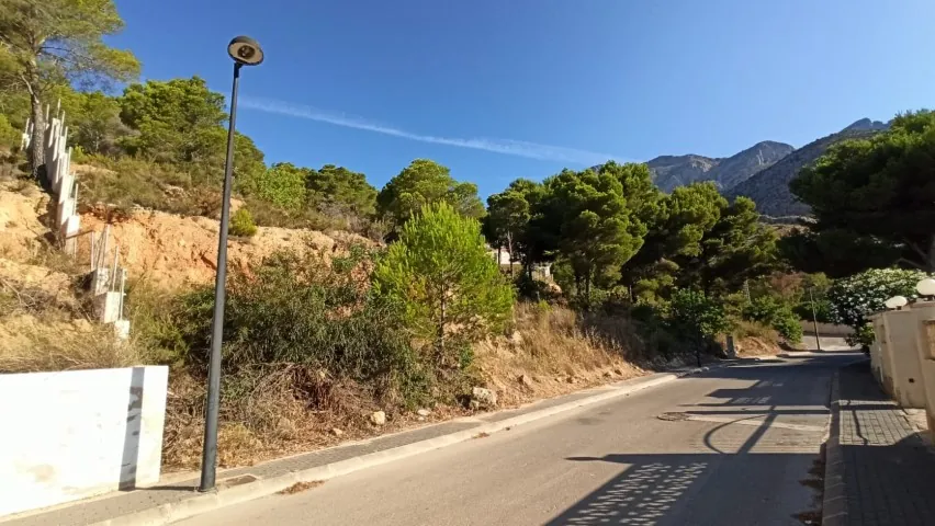 Building plot Altea, Monterico, for sale.Beautiful wide building plot with sea views