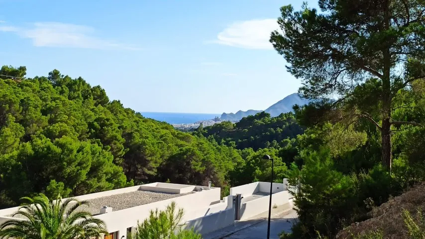 Building plot Altea, Monterico, for sale.Beautiful wide building plot with sea views