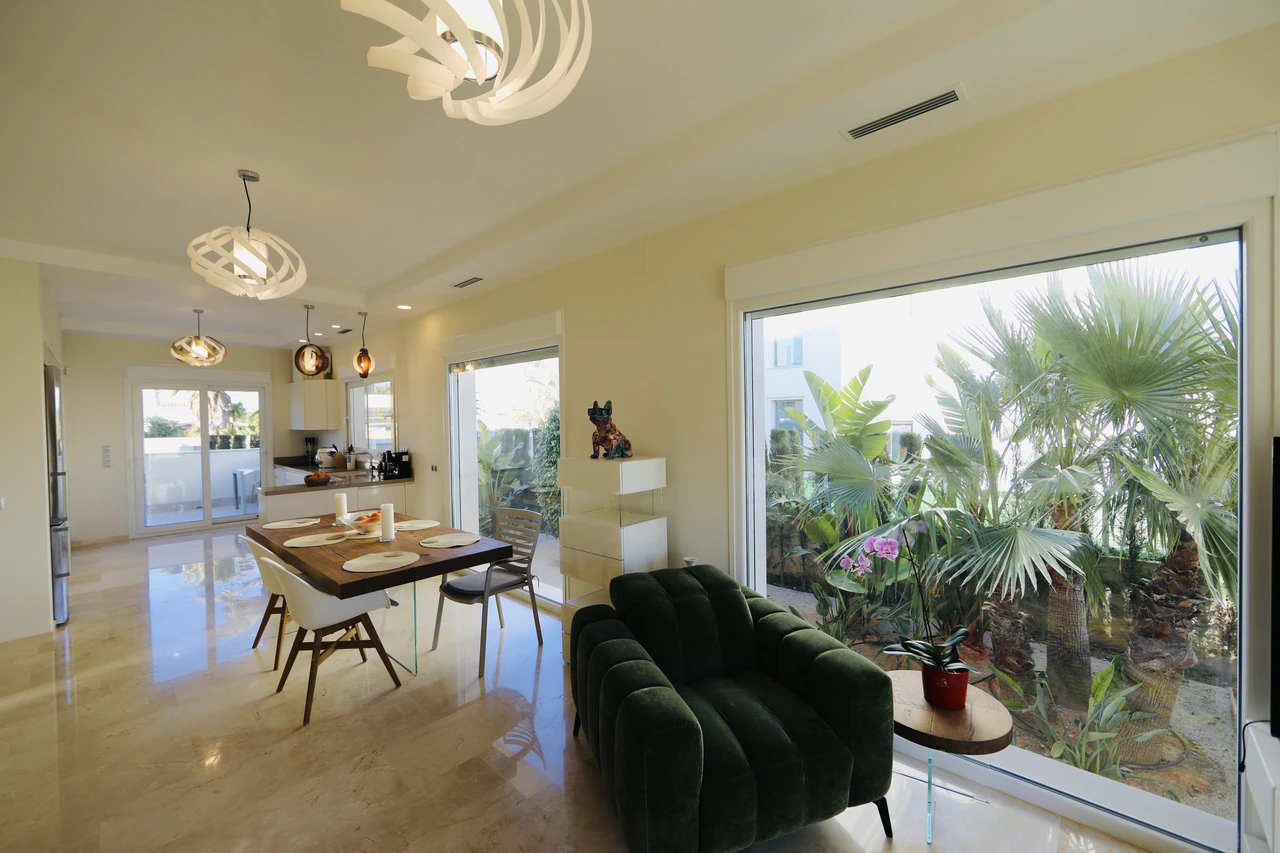 Villa for sale in La Zenia