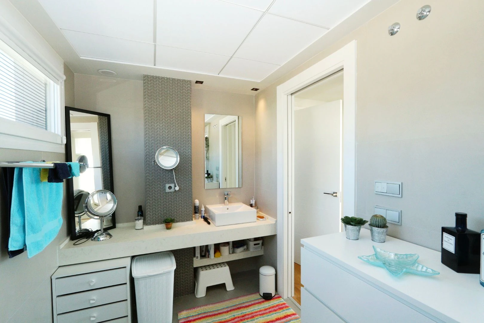 Modern, exclusive, and with sea views: discover your new home.