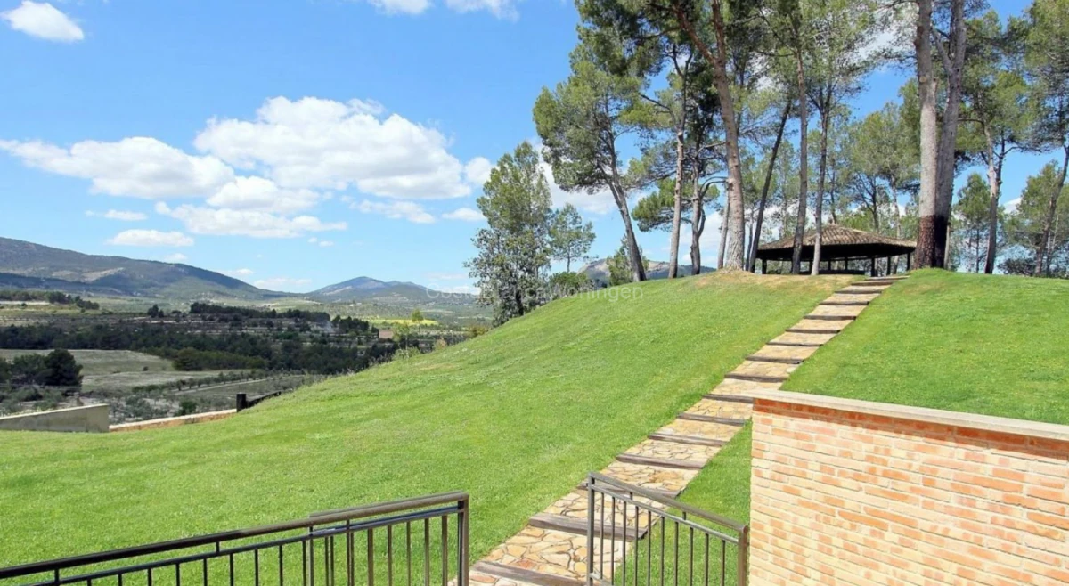 Villa for sale in Penaguila