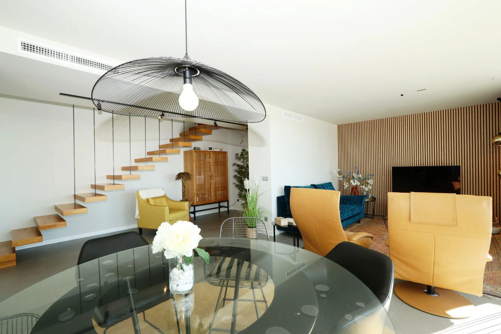 Modern, exclusive, and with sea views: discover your new home.