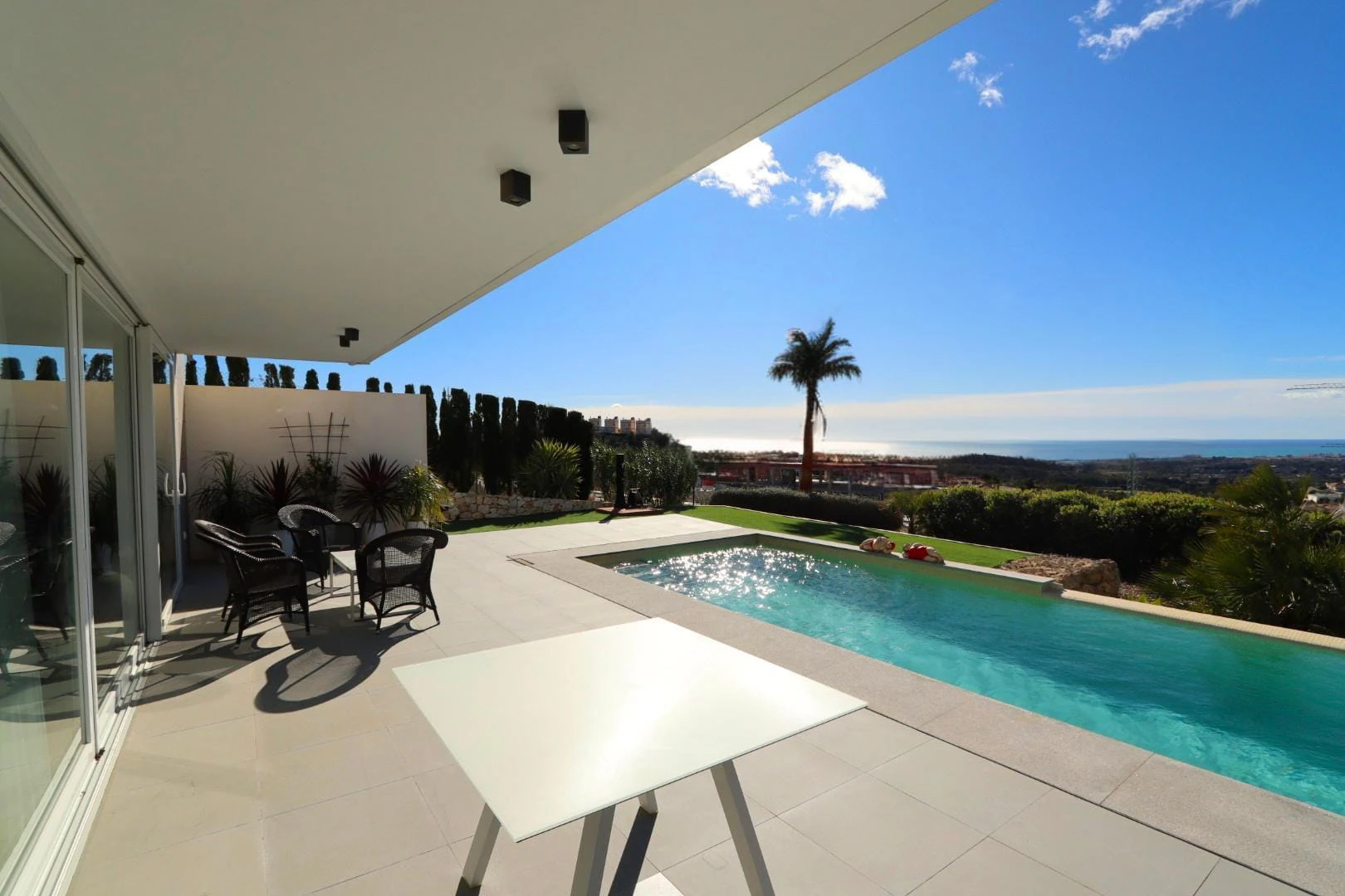 Modern, exclusive, and with sea views: discover your new home.