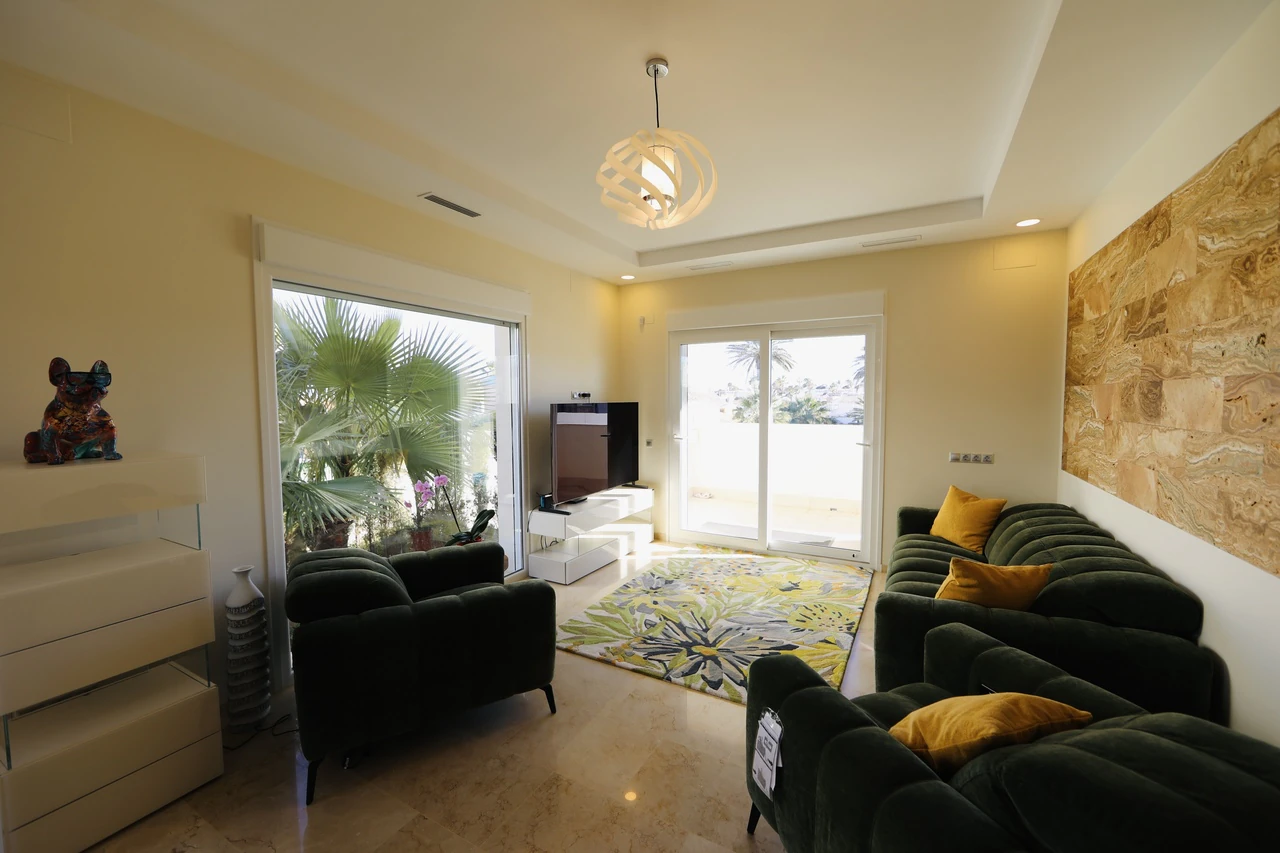 Villa for sale in La Zenia