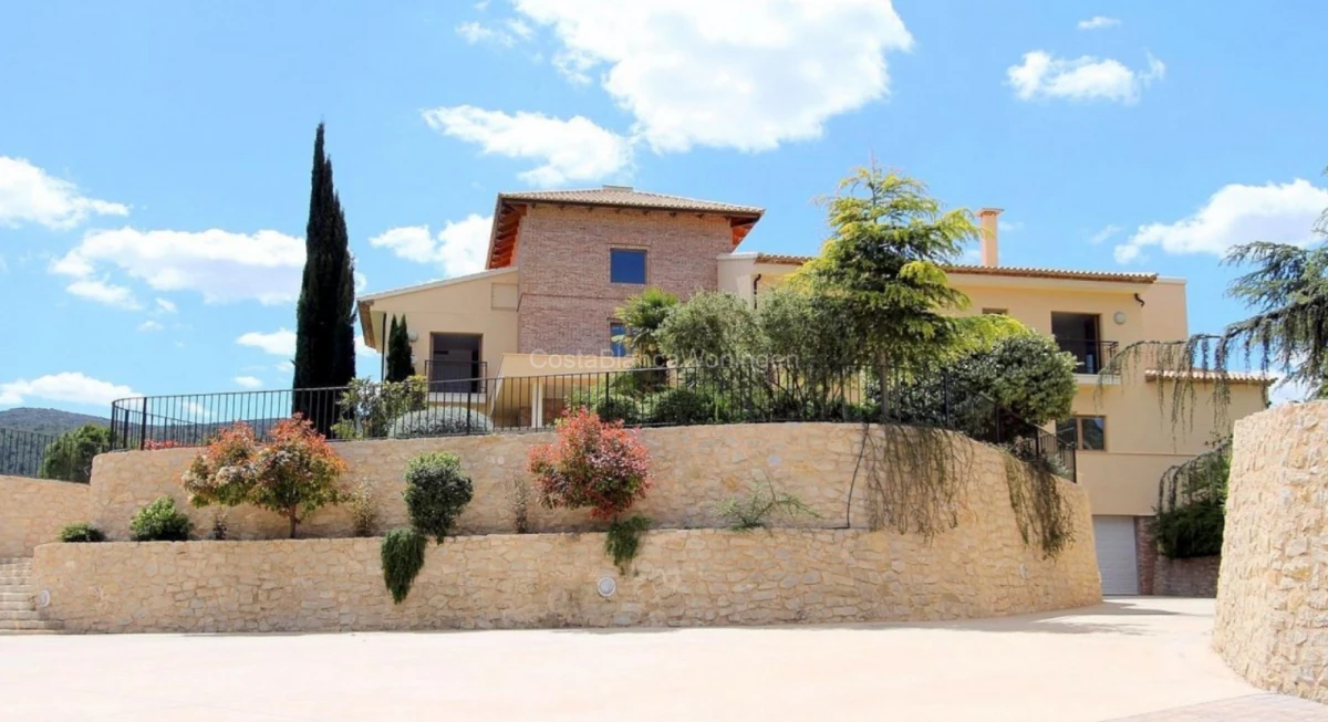 Villa for sale in Penaguila