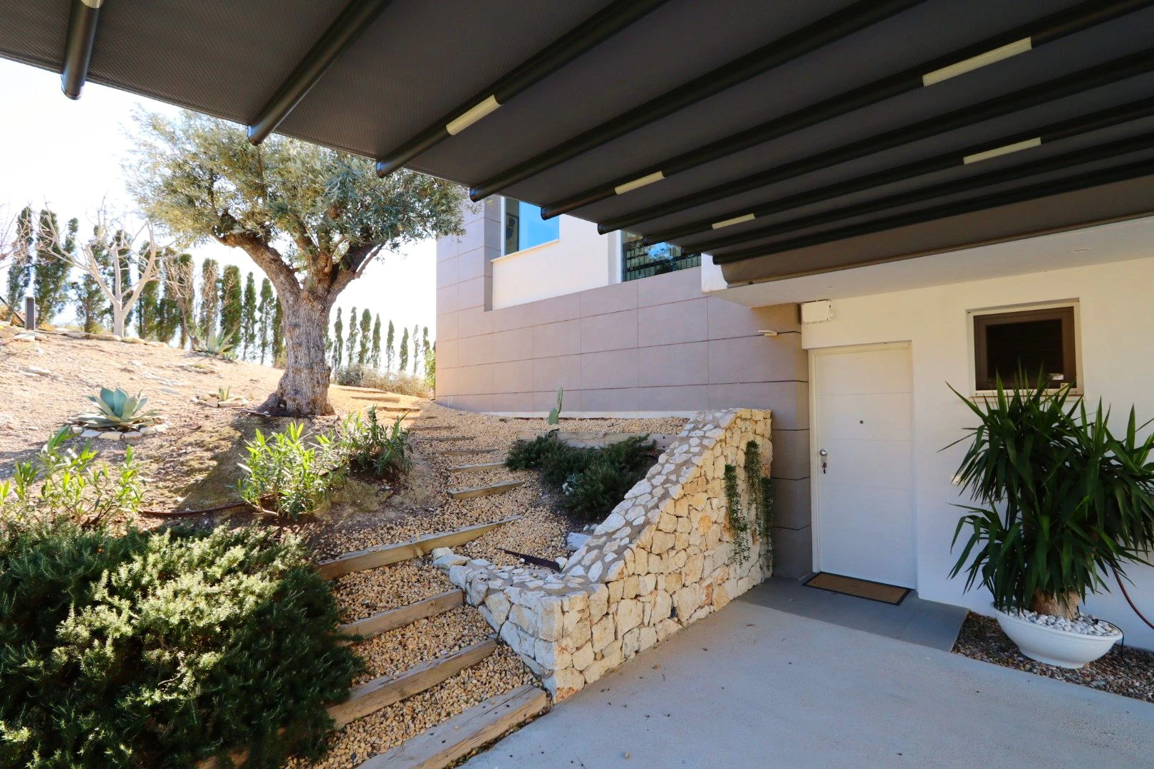 Modern, exclusive, and with sea views: discover your new home.