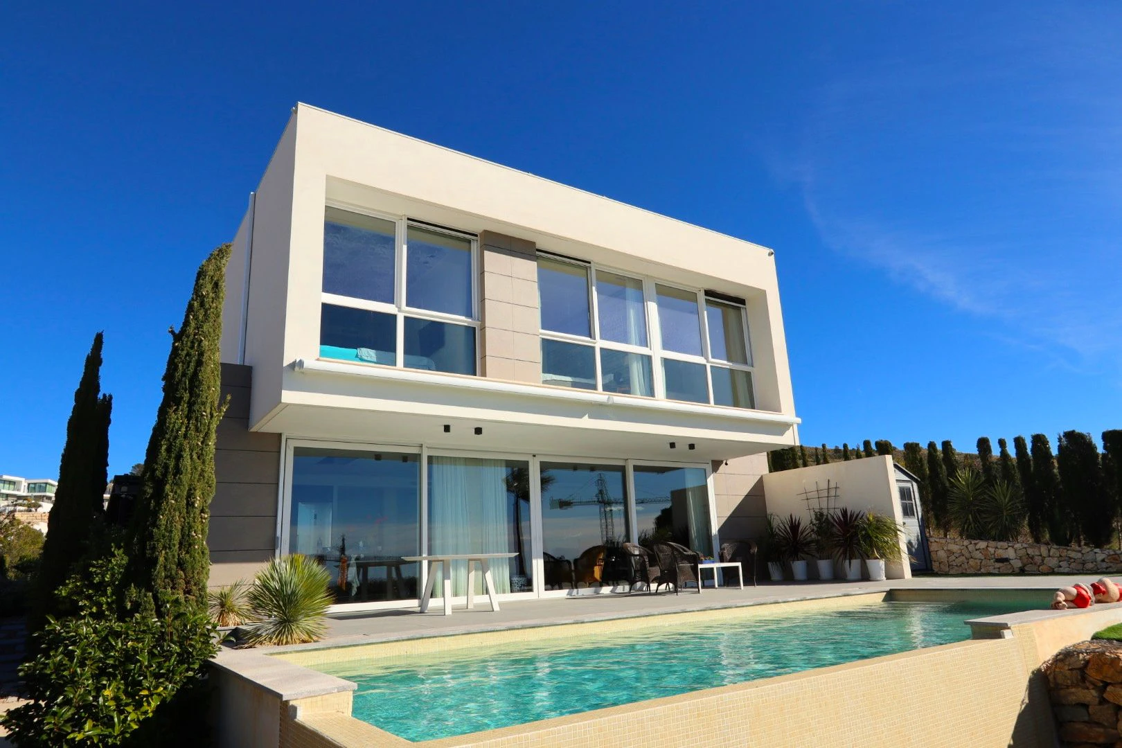 Modern, exclusive, and with sea views: discover your new home.