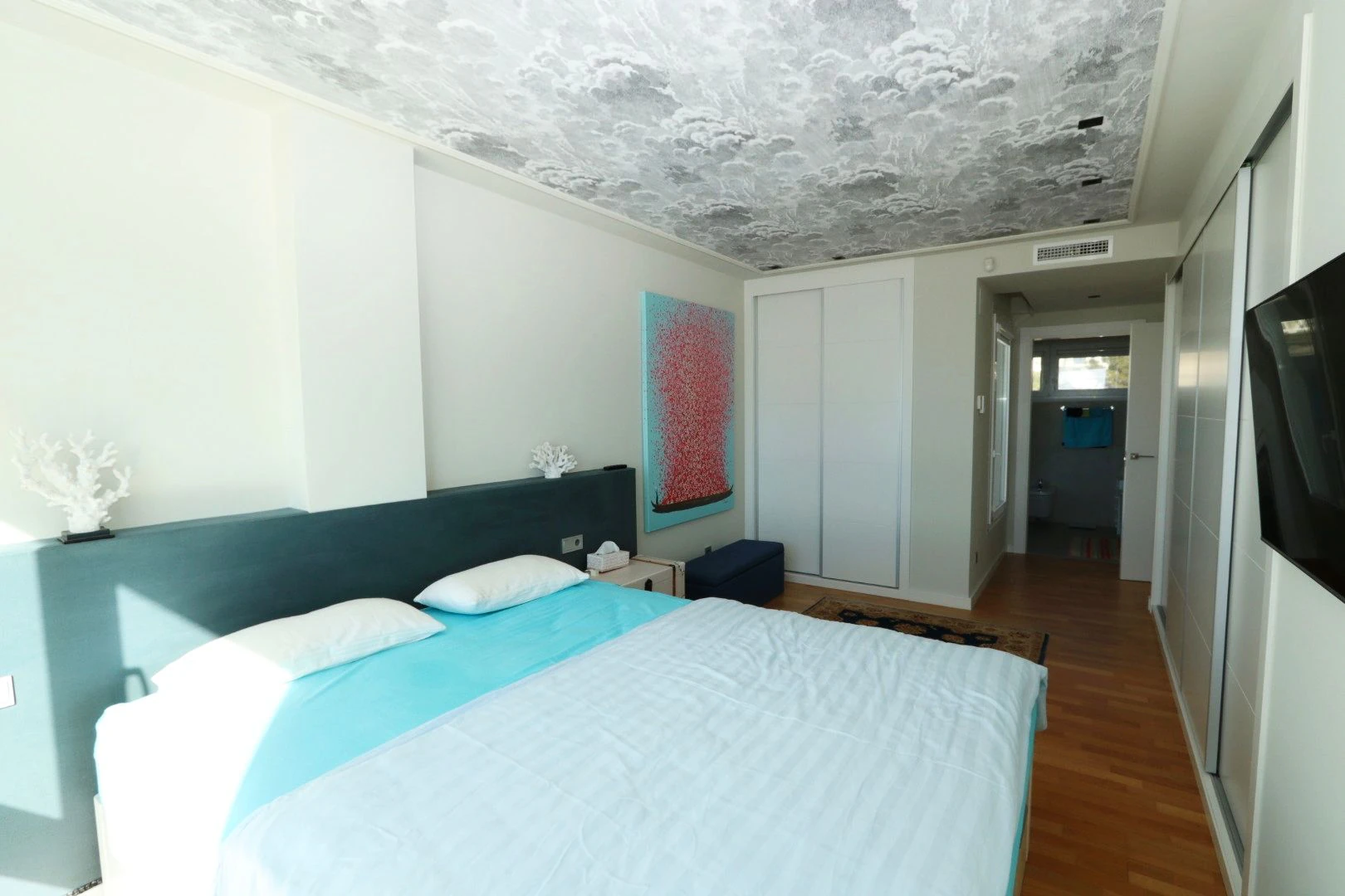 Modern, exclusive, and with sea views: discover your new home.