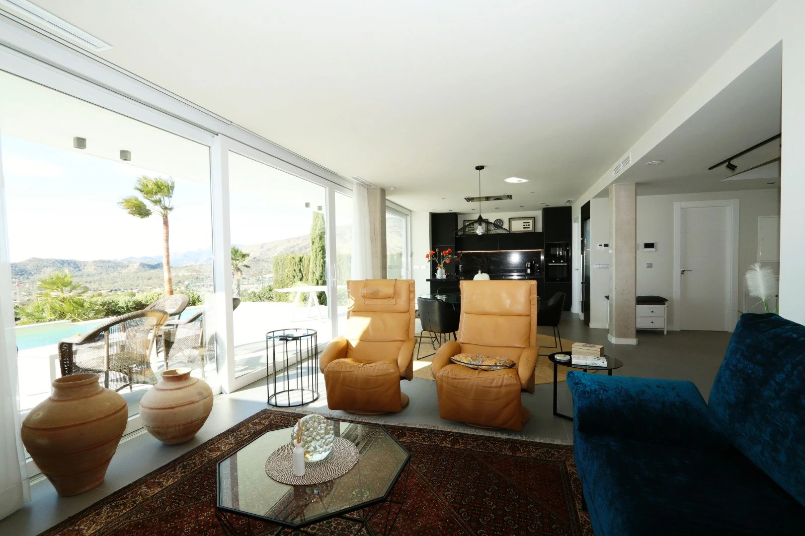 Modern, exclusive, and with sea views: discover your new home.