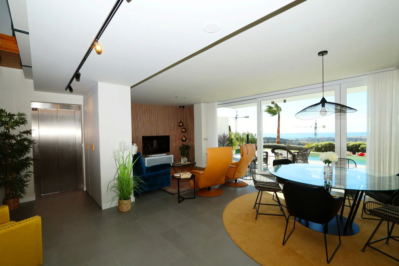 Modern, exclusive, and with sea views: discover your new home.