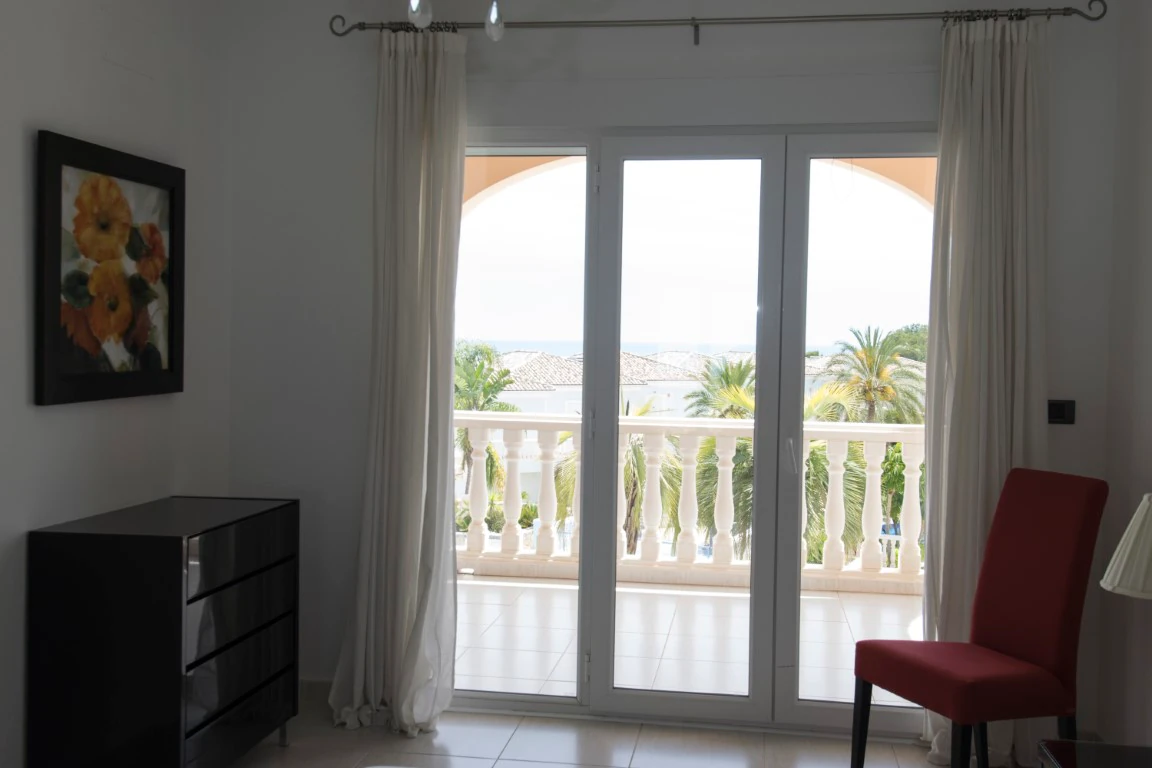 APARTMENT IN LA FUSTERA, BENISSA FOR SALE.