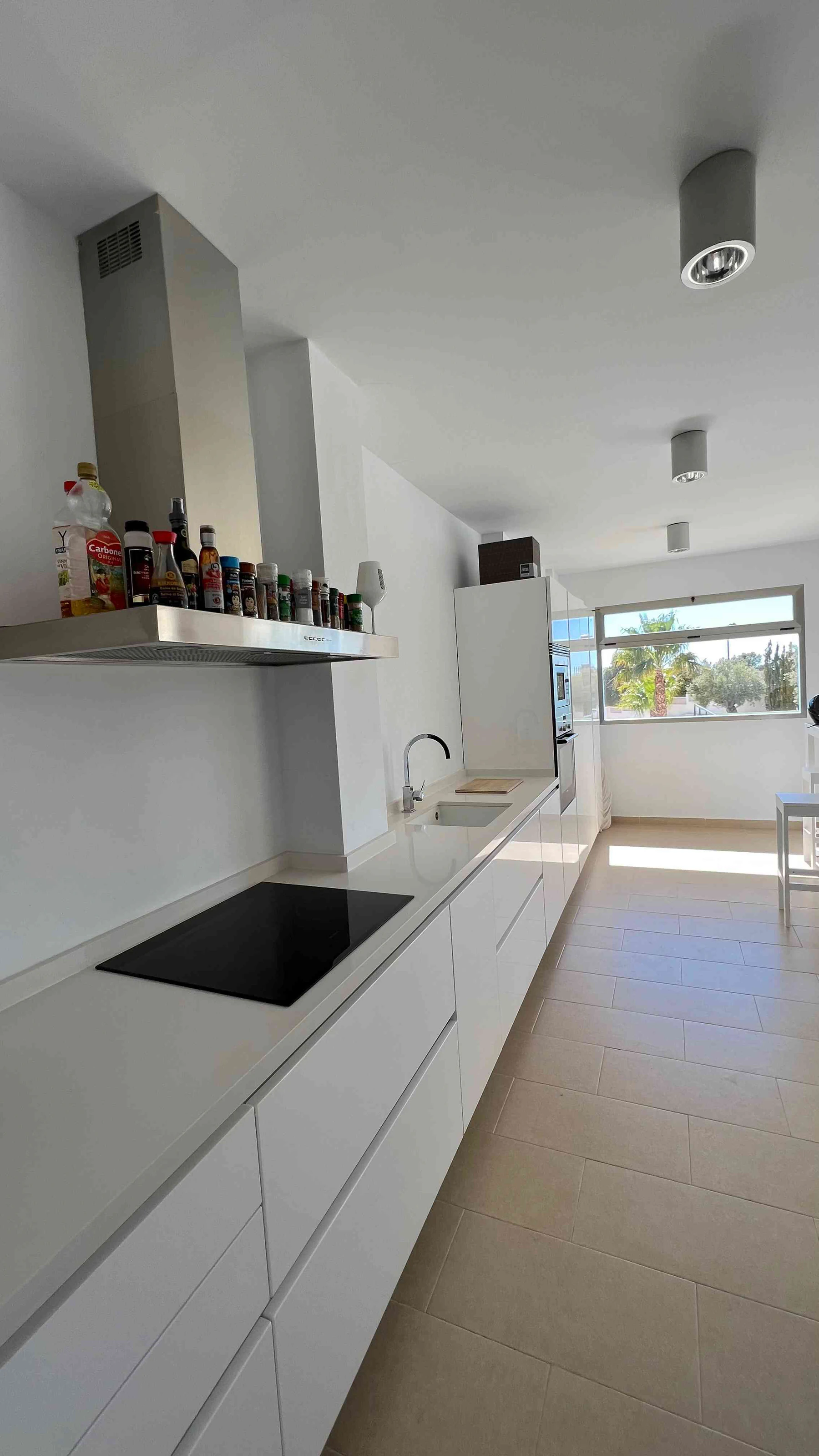 Modern villa in Altea la Vella with sea and mountain views.