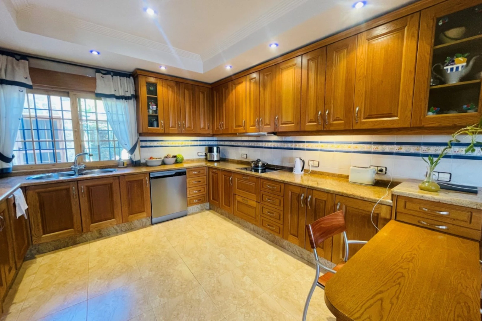 Villa for sale in Altea La Vieja, Alicante