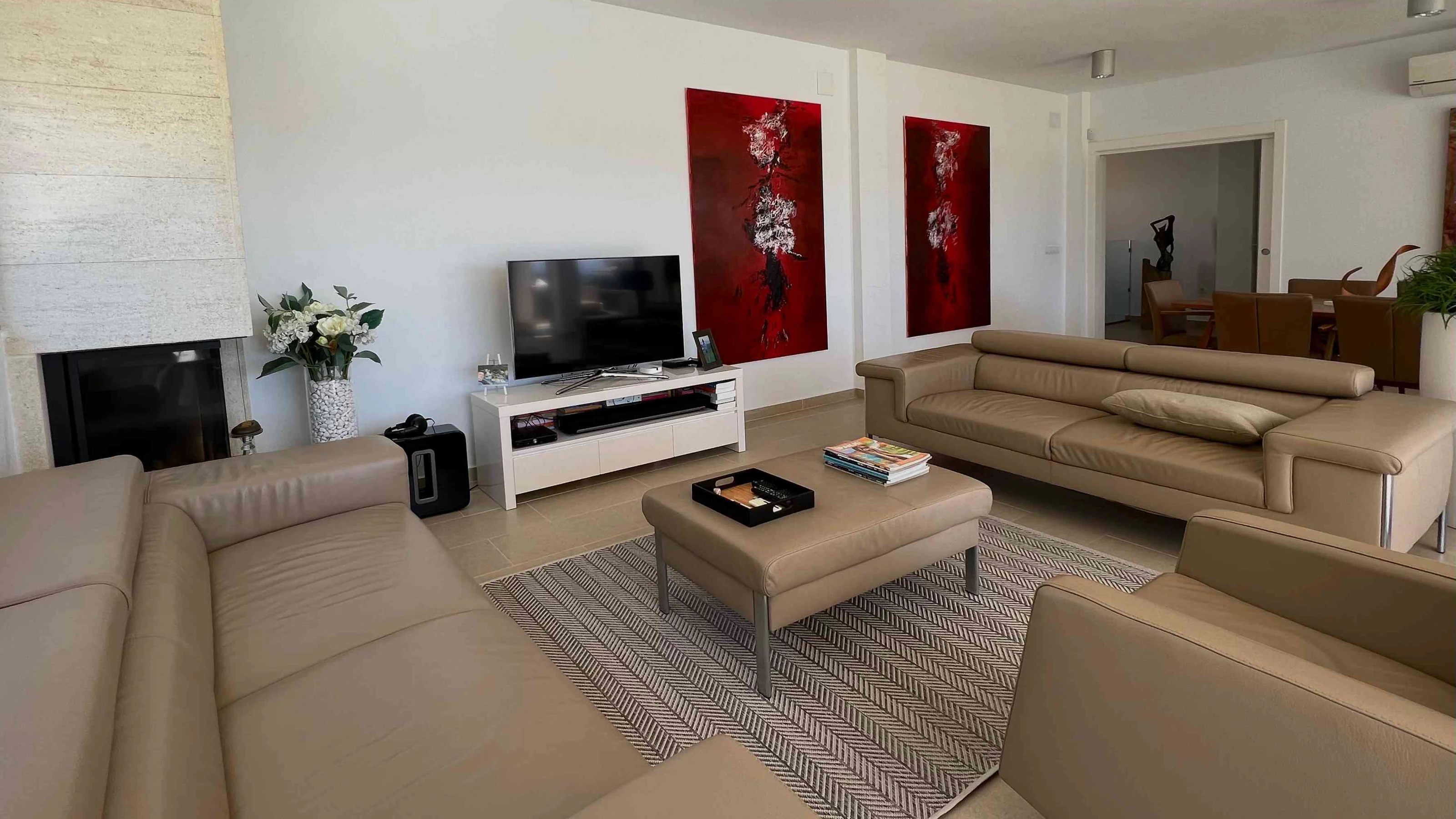 Modern villa in Altea la Vella with sea and mountain views.