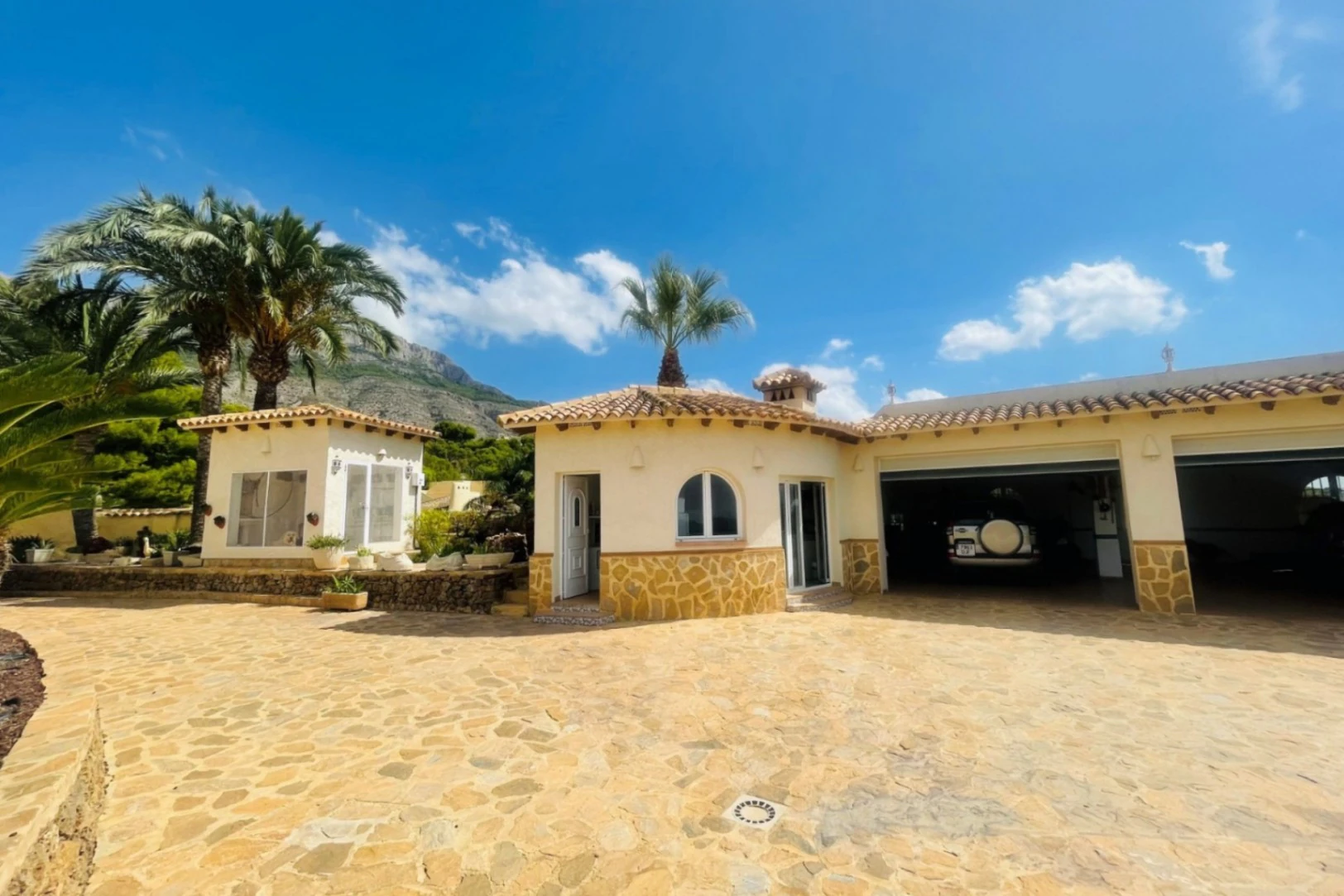 Villa for sale in Altea La Vieja, Alicante