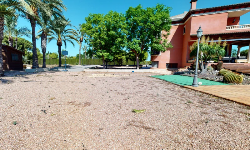 Villa til salg i Elche