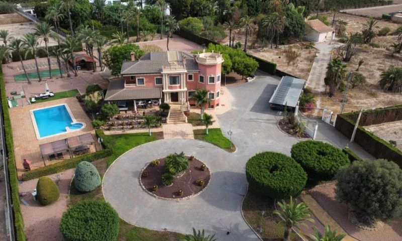 Villa til salg i Elche