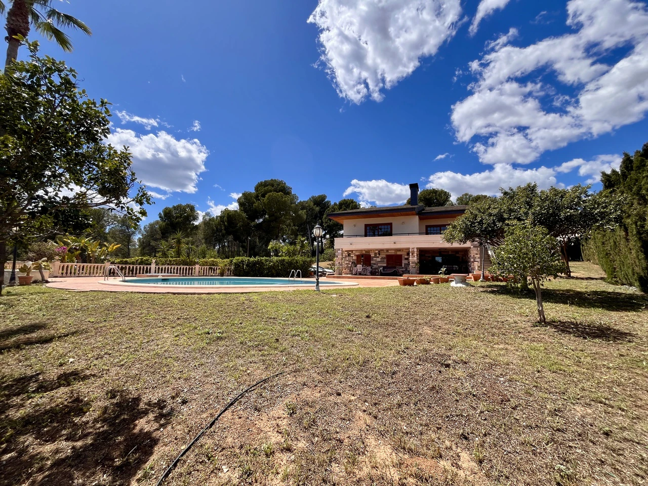 Villa for sale in La Nucia