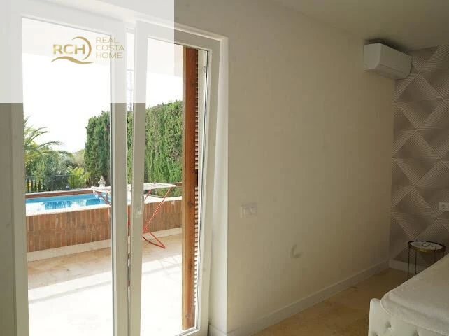 Villa for sale in La Nucia
