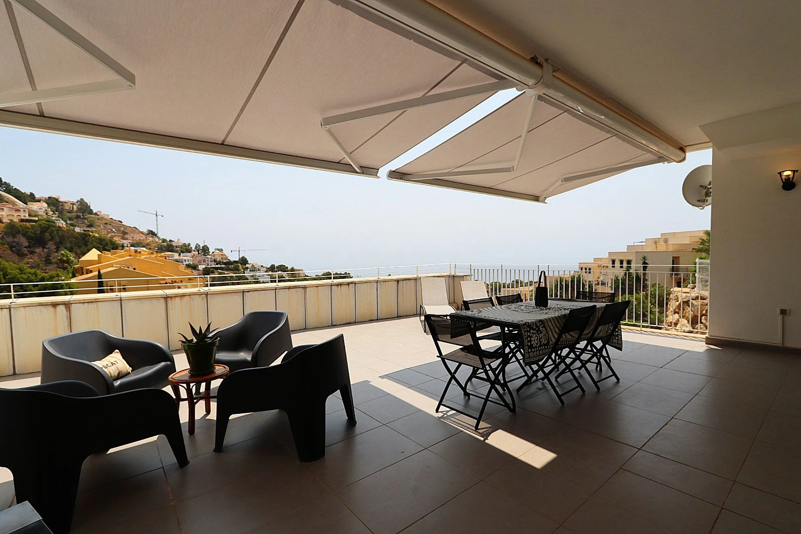Apartment with sea views in Sol Marina, Altea. With pool, situated in a natural setting
