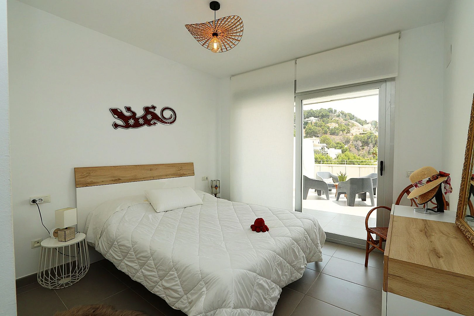 Apartment with sea views in Sol Marina, Altea. With pool, situated in a natural setting