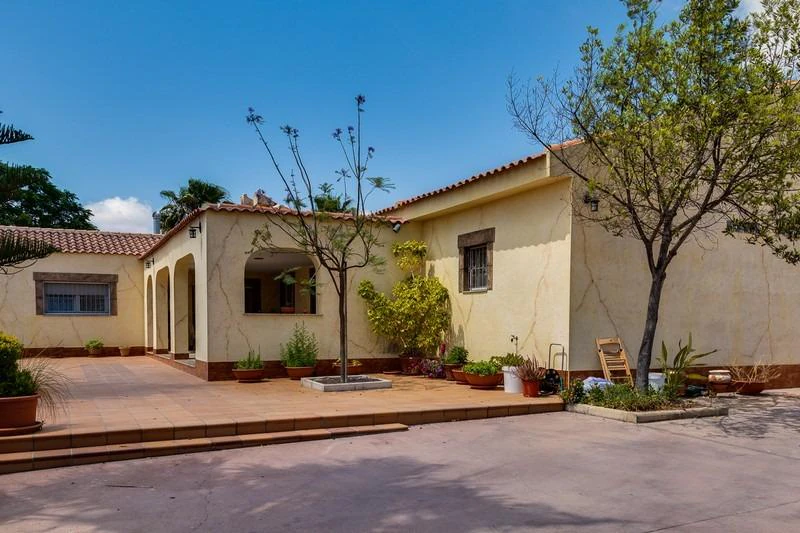 Villa til salg i Los Montesinos